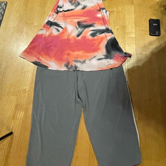 Sympli Gray Cropped Pants with White Stripe - Picture 7 of 8